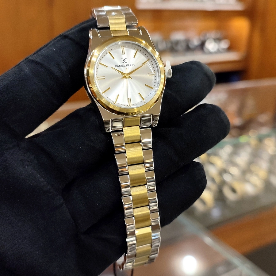 Daniel Klein Women's Collection